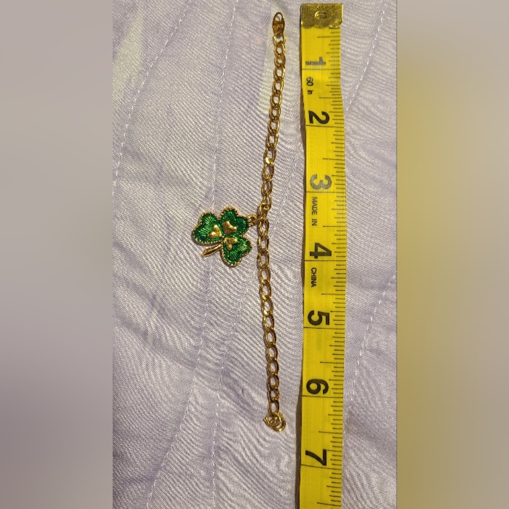 Vintage Gold Tone Clover St Patrick's Day Bracelet 6.75 Inches by Avon
